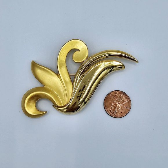 Casual Corner Floral Swirl Brooch Vintage Modernist Statement Gold Tone Pin - Picture 6 of 9